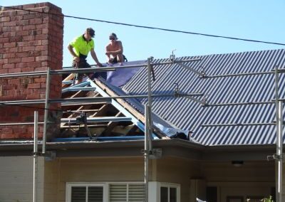 workingoncolorbondroofingmelbourne